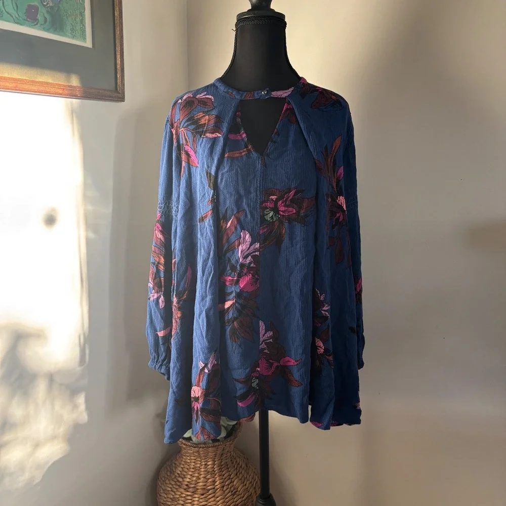 Free People Tree Swing‎ Blue Floral Print Keyhole Neck Long Sleeve Tunic Boho S - Picture 13 of 14